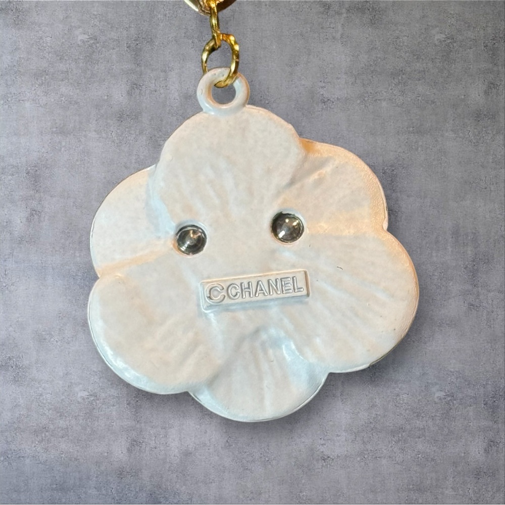 Upcycled Pink and White Flower Pendant - Picture 3 of 3